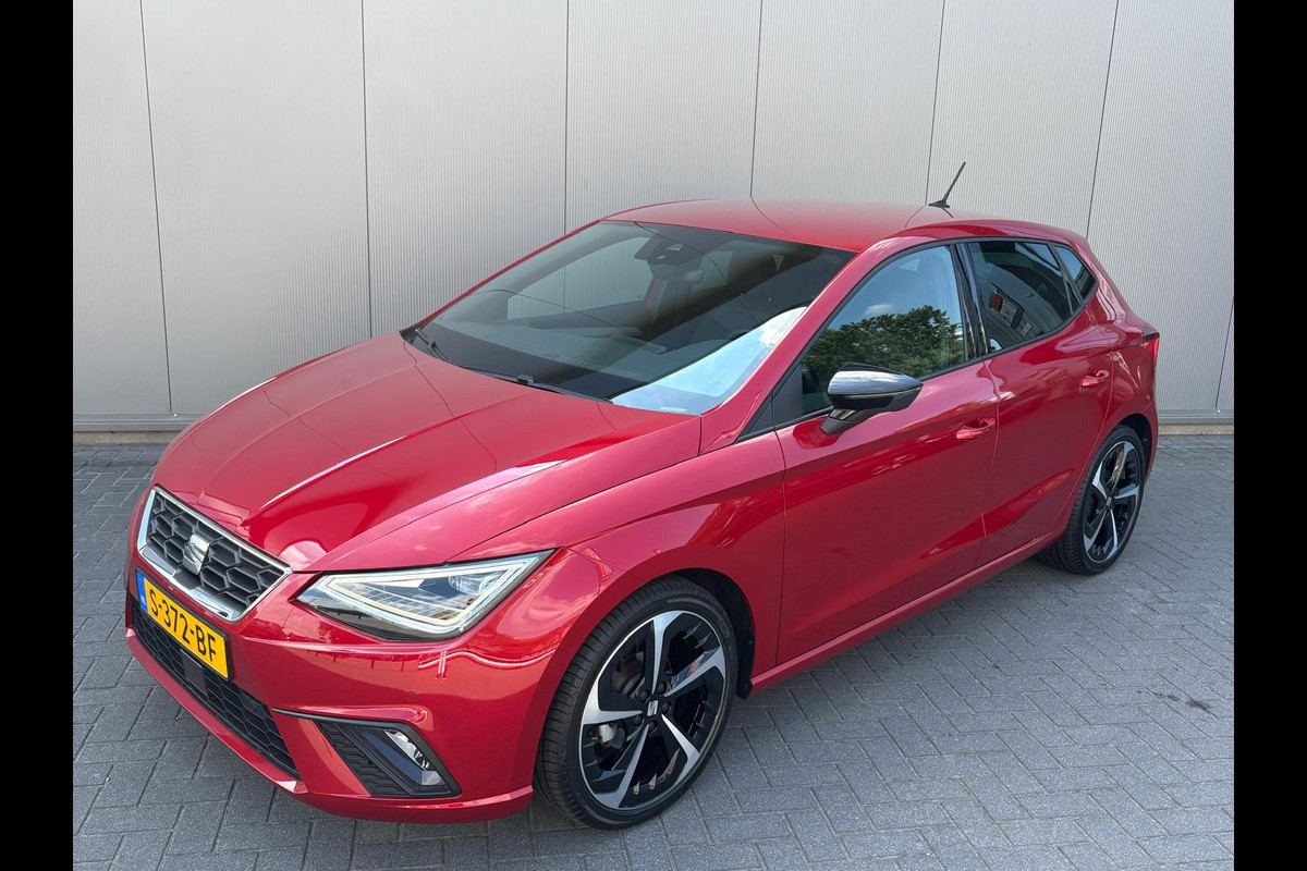 Seat Ibiza 95PK EcoTSI FR Business Intense Navigatie/Camera/Stoelverwarming/Full-LED