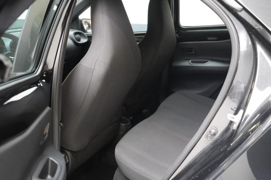 Toyota Aygo X 1.0 VVT-i MT Play | Achteruitrijcamera | Carplay | Airconditioning | Cruise control