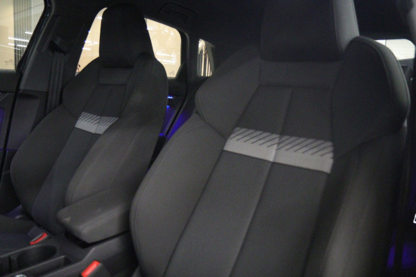 Audi A3 Sportback 30 TFSI Business edition NAP /CARPLAY/ACC/LANEASSIST/REMASSIST/SFEERVER/VOL