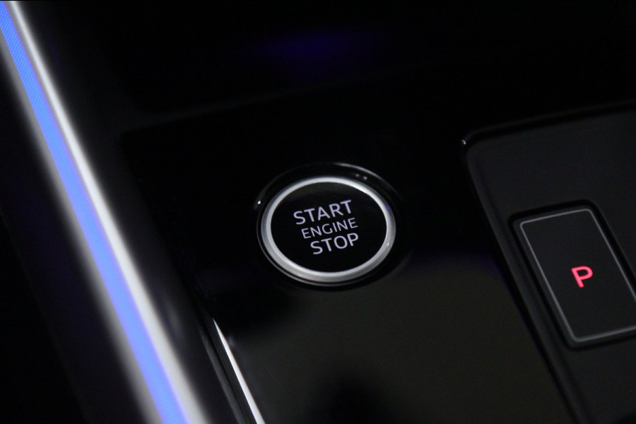 Audi A3 Sportback 30 TFSI Business edition NAP /CARPLAY/ACC/LANEASSIST/REMASSIST/SFEERVER/VOL