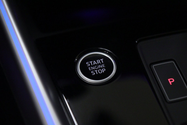 Audi A3 Sportback 30 TFSI Business edition NAP /CARPLAY/ACC/LANEASSIST/REMASSIST/SFEERVER/VOL