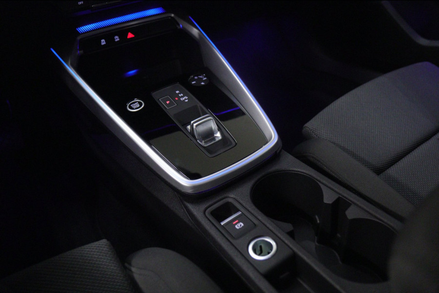Audi A3 Sportback 30 TFSI Business edition NAP /CARPLAY/ACC/LANEASSIST/REMASSIST/SFEERVER/VOL