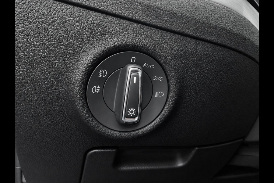 Škoda Superb Combi 1.4 TSI DSG iV Business Edition Plus SoH 92% Trekhaak Camera Navi Carplay DCC Stoelverwarming Verwarmbare Voorruit Cruise Control Full LED PDC VA