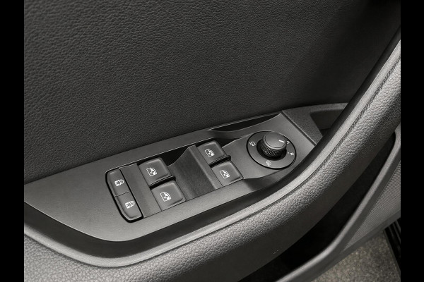 Škoda Superb Combi 1.4 TSI DSG iV Business Edition Plus SoH 92% Trekhaak Camera Navi Carplay DCC Stoelverwarming Verwarmbare Voorruit Cruise Control Full LED PDC VA