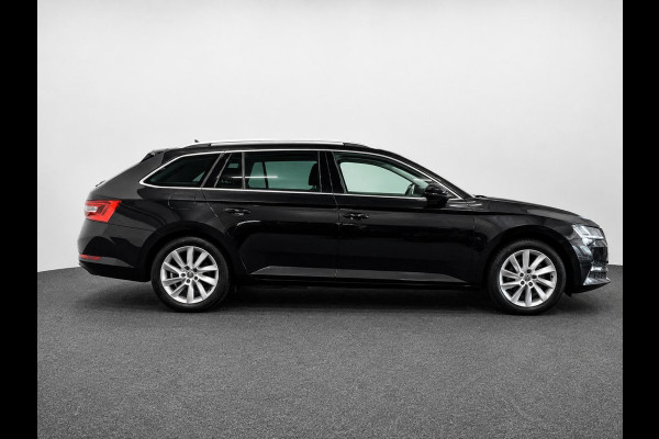 Škoda Superb Combi 1.4 TSI DSG iV Business Edition Plus SoH 92% Trekhaak Camera Navi Carplay DCC Stoelverwarming Verwarmbare Voorruit Cruise Control Full LED PDC VA