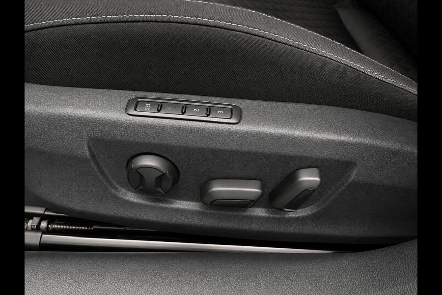 Škoda Superb Combi 1.4 TSI DSG iV Business Edition Plus SoH 92% Trekhaak Camera Navi Carplay DCC Stoelverwarming Verwarmbare Voorruit Cruise Control Full LED PDC VA