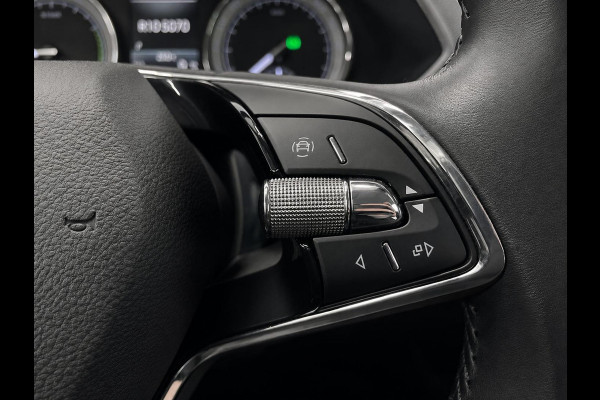 Škoda Superb Combi 1.4 TSI DSG iV Business Edition Plus SoH 92% Trekhaak Camera Navi Carplay DCC Stoelverwarming Verwarmbare Voorruit Cruise Control Full LED PDC VA