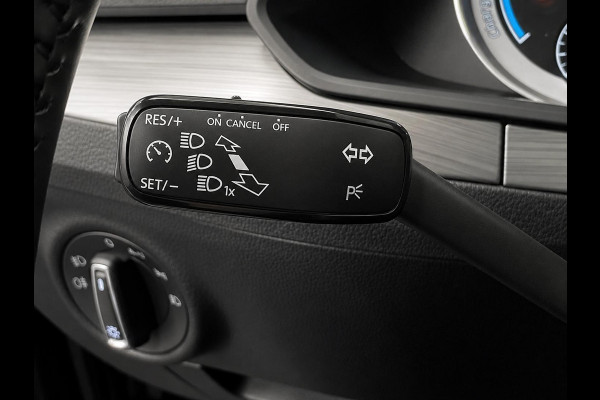Škoda Superb Combi 1.4 TSI DSG iV Business Edition Plus SoH 92% Trekhaak Camera Navi Carplay DCC Stoelverwarming Verwarmbare Voorruit Cruise Control Full LED PDC VA
