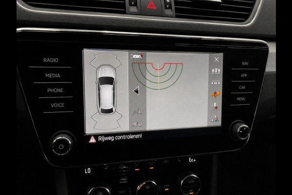 Škoda Superb Combi 1.4 TSI DSG iV Business Edition Plus SoH 92% Trekhaak Camera Navi Carplay DCC Stoelverwarming Verwarmbare Voorruit Cruise Control Full LED PDC VA