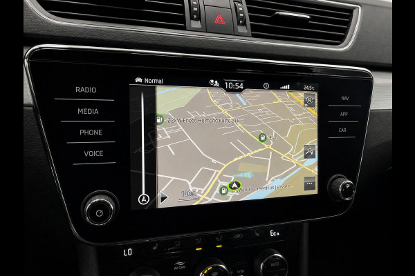 Škoda Superb Combi 1.4 TSI DSG iV Business Edition Plus SoH 92% Trekhaak Camera Navi Carplay DCC Stoelverwarming Verwarmbare Voorruit Cruise Control Full LED PDC VA