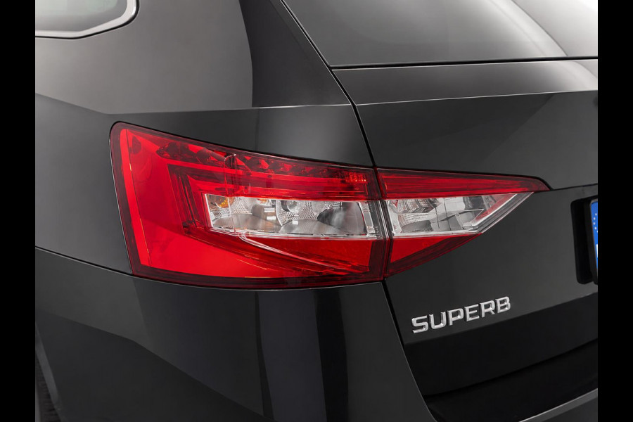 Škoda Superb Combi 1.4 TSI DSG iV Business Edition Plus SoH 92% Trekhaak Camera Navi Carplay DCC Stoelverwarming Verwarmbare Voorruit Cruise Control Full LED PDC VA