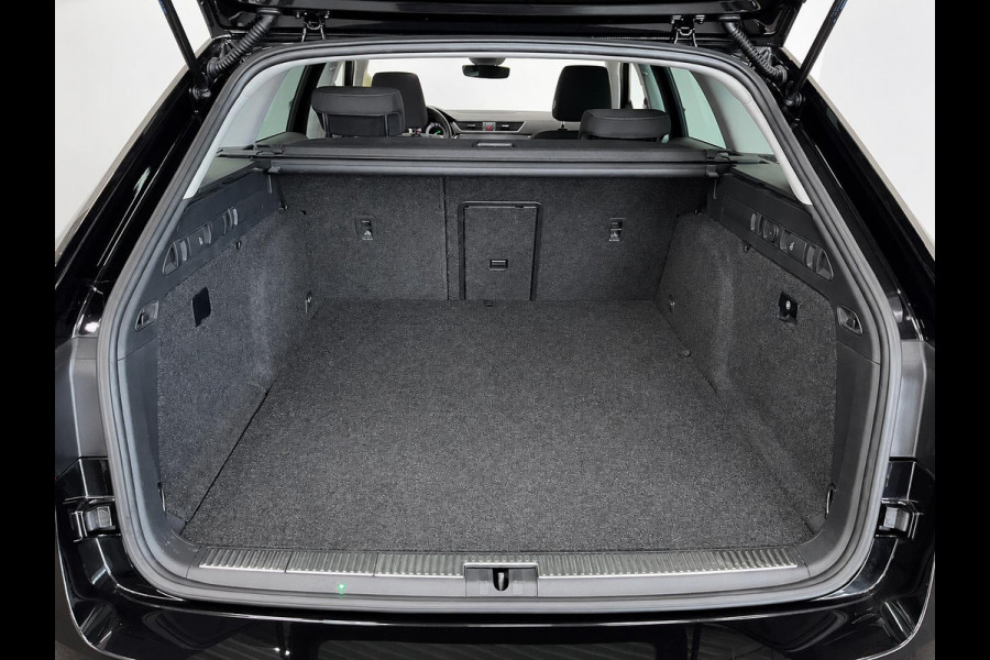 Škoda Superb Combi 1.4 TSI DSG iV Business Edition Plus SoH 92% Trekhaak Camera Navi Carplay DCC Stoelverwarming Verwarmbare Voorruit Cruise Control Full LED PDC VA