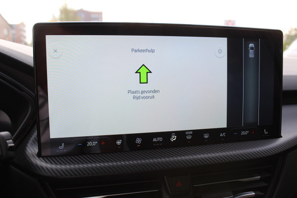 Ford Kuga 2.5 PHEV ST-Line X , 2100kg Trekhaak , Nieuw model Panorama/schuifkantel dak , Trekhaak  , AGR stoelen voor 360graden camera , Winter pack , Head Up display