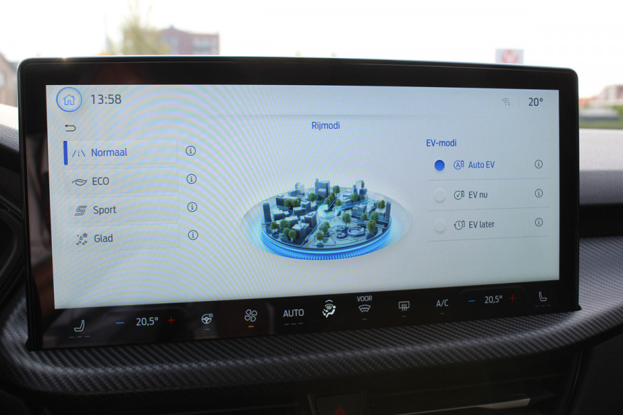 Ford Kuga 2.5 PHEV ST-Line X , 2100kg Trekhaak , Nieuw model Panorama/schuifkantel dak , Trekhaak  , AGR stoelen voor 360graden camera , Winter pack , Head Up display