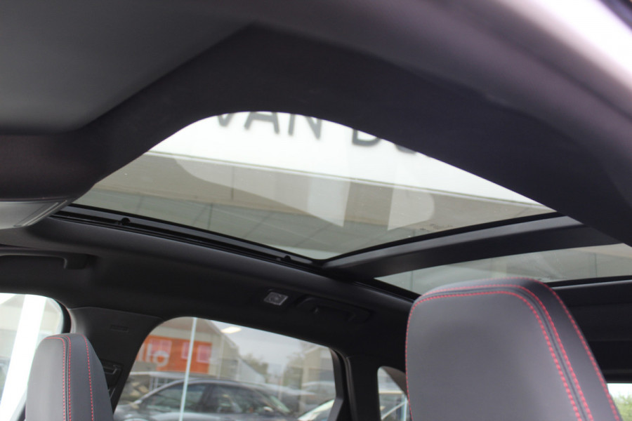 Ford Kuga 2.5 PHEV ST-Line X , 2100kg Trekhaak , Nieuw model Panorama/schuifkantel dak , Trekhaak  , AGR stoelen voor 360graden camera , Winter pack , Head Up display