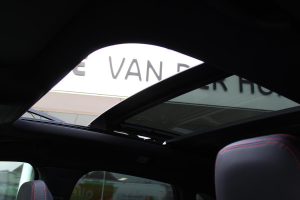 Ford Kuga 2.5 PHEV ST-Line X , 2100kg Trekhaak , Nieuw model Panorama/schuifkantel dak , Trekhaak  , AGR stoelen voor 360graden camera , Winter pack , Head Up display