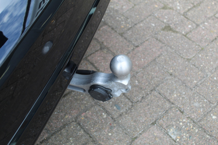 Ford Kuga 2.5 PHEV ST-Line X , 2100kg Trekhaak , Nieuw model Panorama/schuifkantel dak , Trekhaak  , AGR stoelen voor 360graden camera , Winter pack , Head Up display