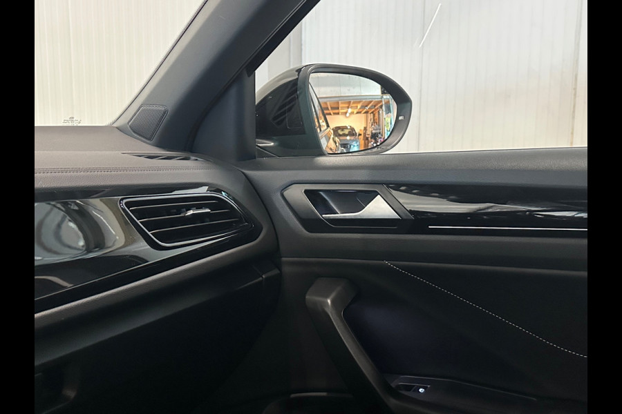 Volkswagen T-Roc 1.5 TSI R-Line Business | CAMERA | IQ DRIVE | 3x R-LINE