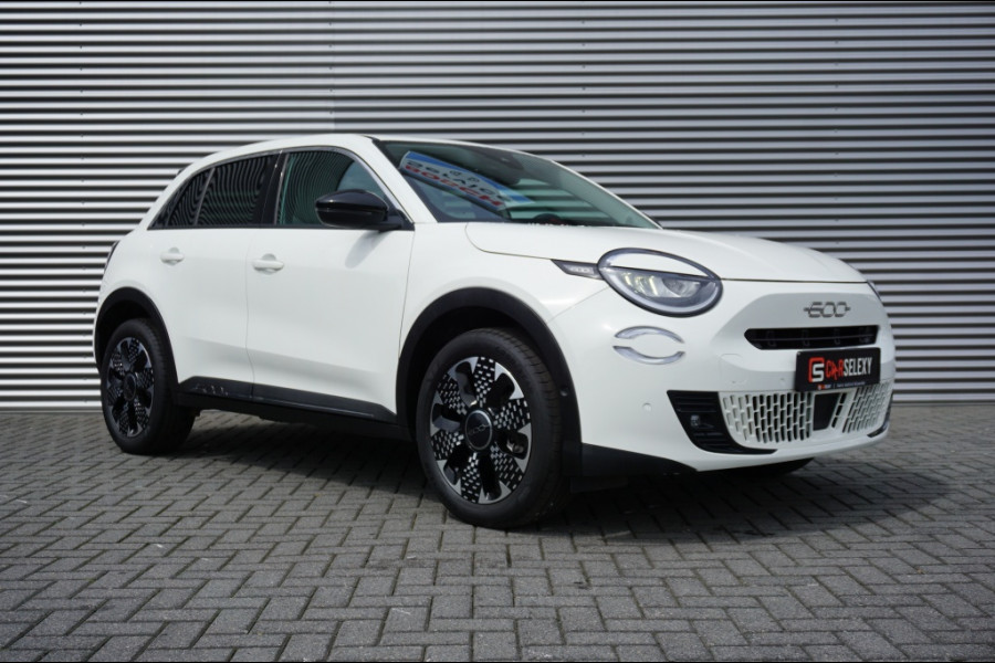Fiat 600 Hybrid La Prima Automaat LEDER | CLIMA | MASSAGE | MEEST LUXE!