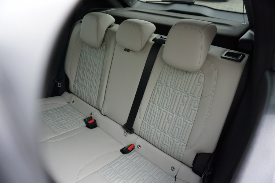 Fiat 600 Hybrid La Prima Automaat LEDER | CLIMA | MASSAGE | MEEST LUXE!