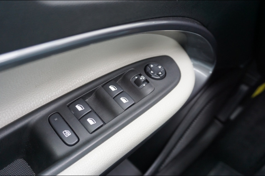Fiat 600 Hybrid La Prima Automaat LEDER | CLIMA | MASSAGE | MEEST LUXE!