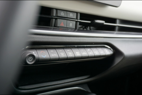 Fiat 600 Hybrid La Prima Automaat LEDER | CLIMA | MASSAGE | MEEST LUXE!