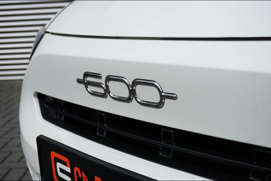 Fiat 600 Hybrid La Prima Automaat LEDER | CLIMA | MASSAGE | MEEST LUXE!