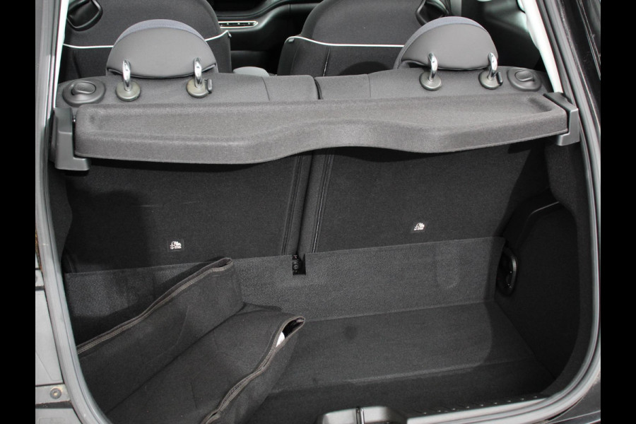 Fiat 500E Berline 42 kWh Automaat Climate control Cruise control Achteruitrijcamera Led Navigatie Apple Carplay/ Android Auto Lichtmetalen velgen Stoelverwarming