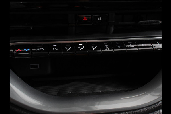 Fiat 500E Berline 42 kWh Automaat Climate control Cruise control Achteruitrijcamera Led Navigatie Apple Carplay/ Android Auto Lichtmetalen velgen Stoelverwarming