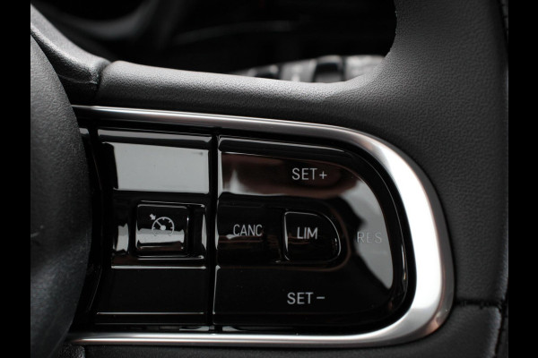 Fiat 500E Berline 42 kWh Automaat Climate control Cruise control Achteruitrijcamera Led Navigatie Apple Carplay/ Android Auto Lichtmetalen velgen Stoelverwarming