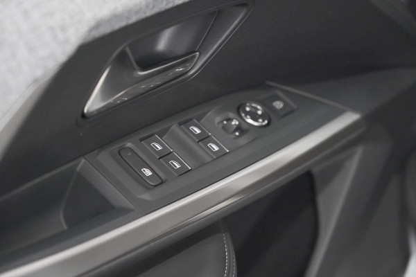 Peugeot 3008 1.2 Hybrid 136 GT | Elektrische Kofferklep | Camera | Adaptieve Cruise Control | Apple CarPlay