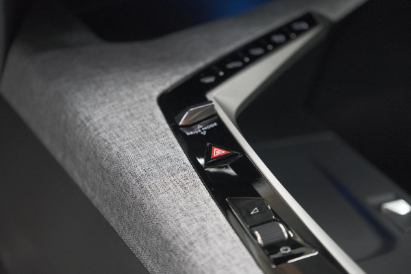 Peugeot 3008 1.2 Hybrid 136 GT | Elektrische Kofferklep | Camera | Adaptieve Cruise Control | Apple CarPlay