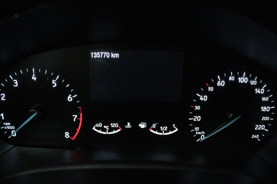 Ford Focus 1.0 EcoBoost Titanium Business (CAMERA, NAVIGATIE, CRUISE CONTROL, PARKEERSENSOREN)