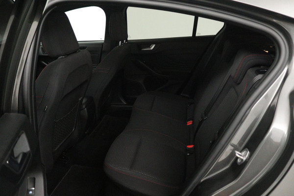 Ford Focus 1.0 EcoBoost Titanium Business (CAMERA, NAVIGATIE, CRUISE CONTROL, PARKEERSENSOREN)