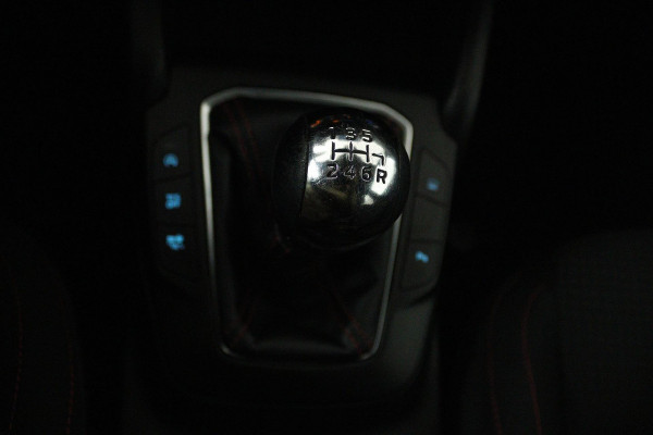 Ford Focus 1.0 EcoBoost Titanium Business (CAMERA, NAVIGATIE, CRUISE CONTROL, PARKEERSENSOREN)
