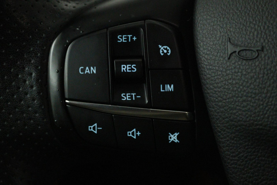 Ford Focus 1.0 EcoBoost Titanium Business (CAMERA, NAVIGATIE, CRUISE CONTROL, PARKEERSENSOREN)