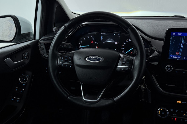 Ford Fiesta 1.0 EcoBoost Titanium (STOEL/STUUR VERWARMING, CAMERA, TREKHAAK, CRUISE ADAPTIEF)