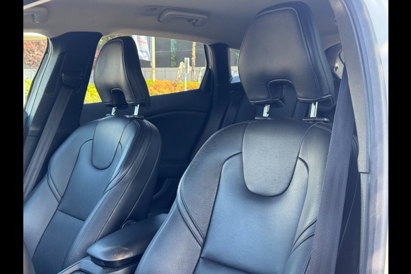 Volvo V40 1.5 T2 Nordic+ | Carplay/Android, Cruise, Stoelverw., Leder, Clima, Trekhaak | |