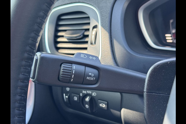 Volvo V40 1.5 T2 Nordic+ | Carplay/Android, Cruise, Stoelverw., Leder, Clima, Trekhaak | |