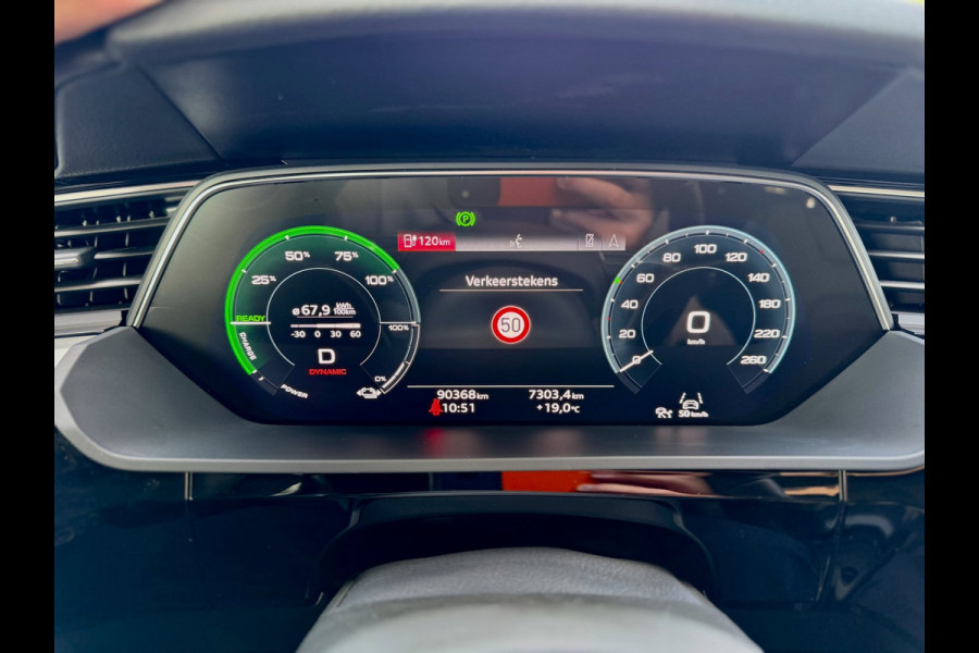 Audi e-tron Sportback 50 quattro S-Line edition (NL-auto, Panorama, StoelV, Carplay, Camera, PDC, Etc)