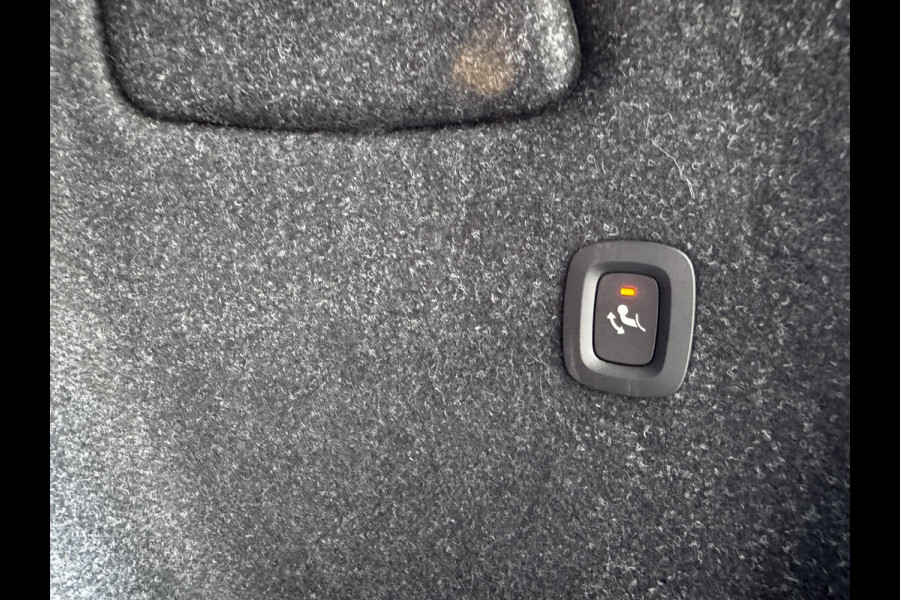 Volvo XC40 Recharge P8 AWD R-Design | Leder | Trekhaak wegklapbaar | Blis | Warmtepomp | 360 Cam |