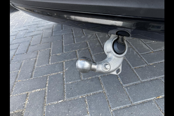 Volvo XC40 Recharge P8 AWD R-Design | Leder | Trekhaak wegklapbaar | Blis | Warmtepomp | 360 Cam |