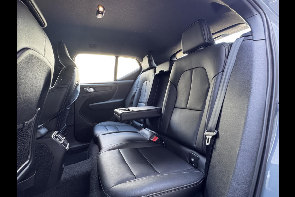 Volvo XC40 Recharge P8 AWD R-Design | Leder | Trekhaak wegklapbaar | Blis | Warmtepomp | 360 Cam |