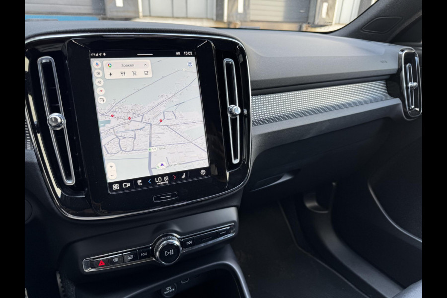 Volvo XC40 Recharge P8 AWD R-Design | Leder | Trekhaak wegklapbaar | Blis | Warmtepomp | 360 Cam |