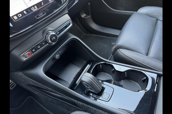 Volvo XC40 Recharge P8 AWD R-Design | Leder | Trekhaak wegklapbaar | Blis | Warmtepomp | 360 Cam |