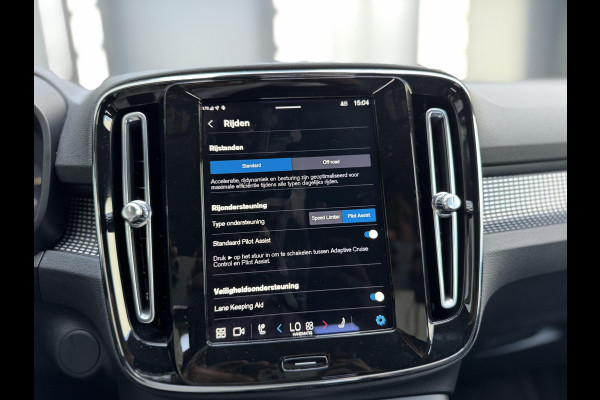 Volvo XC40 Recharge P8 AWD R-Design | Leder | Trekhaak wegklapbaar | Blis | Warmtepomp | 360 Cam |