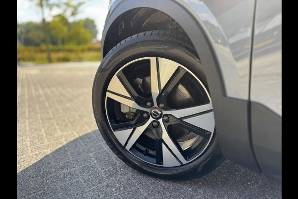 Volvo XC40 Recharge P8 AWD R-Design | Leder | Trekhaak wegklapbaar | Blis | Warmtepomp | 360 Cam |