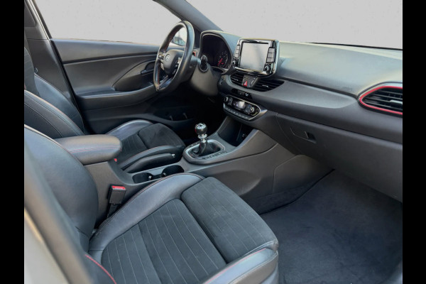 Hyundai i30 Fastback 2.0 T-GDI N2 (Perfect ondH, Panorama, Trekhaak, Camera, Lane Ass, StoelV, StuurVerw, Electrische Stoel, Etc)