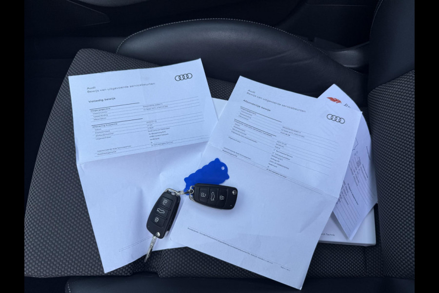 Audi A3 Limousine 35 TFSI CoD Advance Sport S-LINE BINNEN + BUITEN| PANO| STOELVERWARMING| LED| 2E EIGENAAR| ORIGINEEL NEDERLANDS NAP| DIGITAAL DASH| CARPLAY|