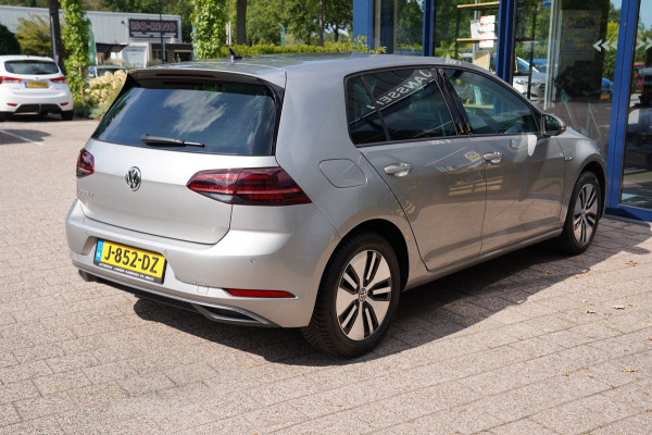 Volkswagen e-Golf E-DITION|Prijs rijklaar incl 12 mnd garantie|Warmtepomp Camera Navi Blindspot Stoelverwarming